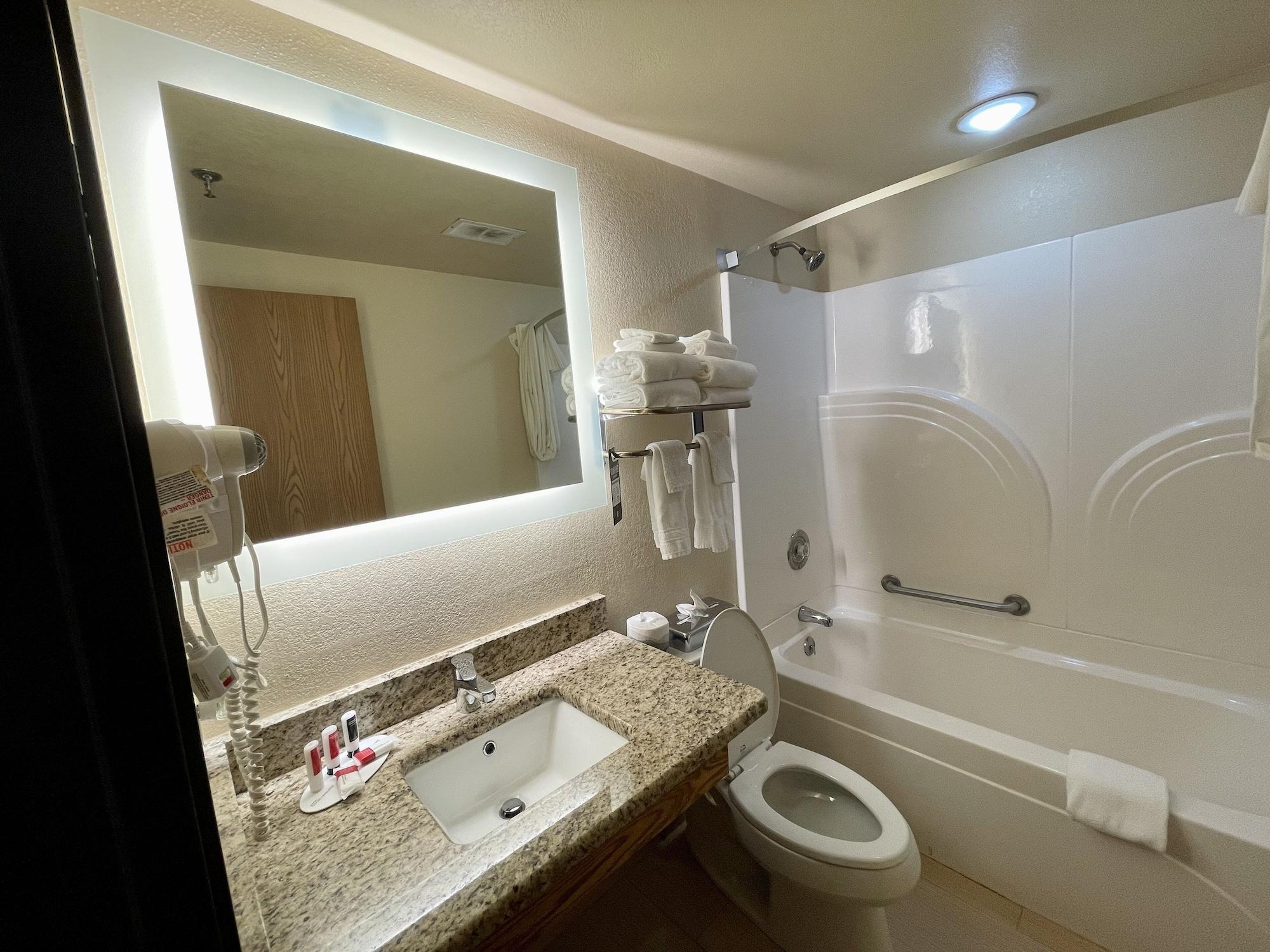 Super 8 By Wyndham Macon Motel Luaran gambar