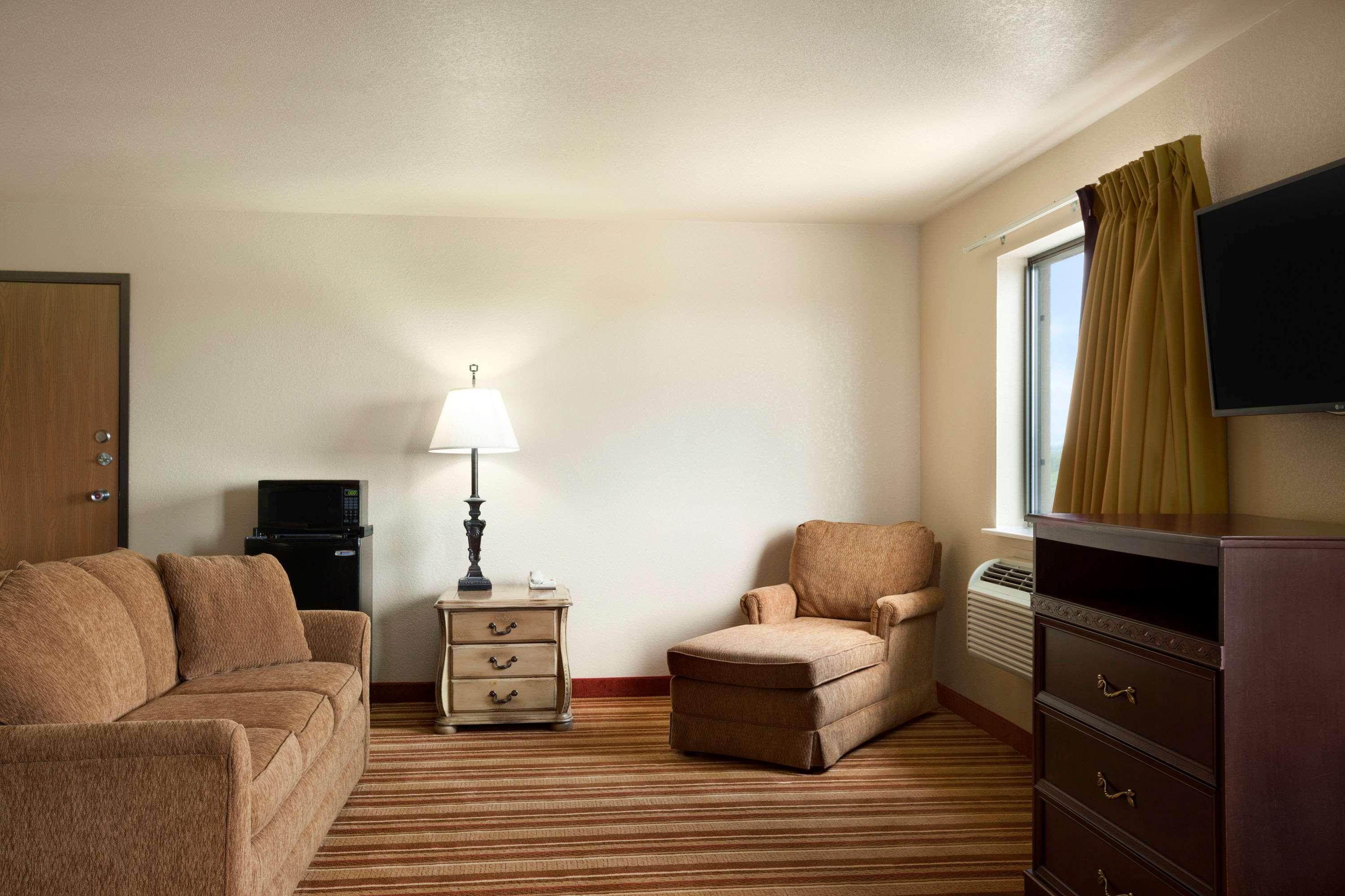 Super 8 By Wyndham Macon Motel Luaran gambar